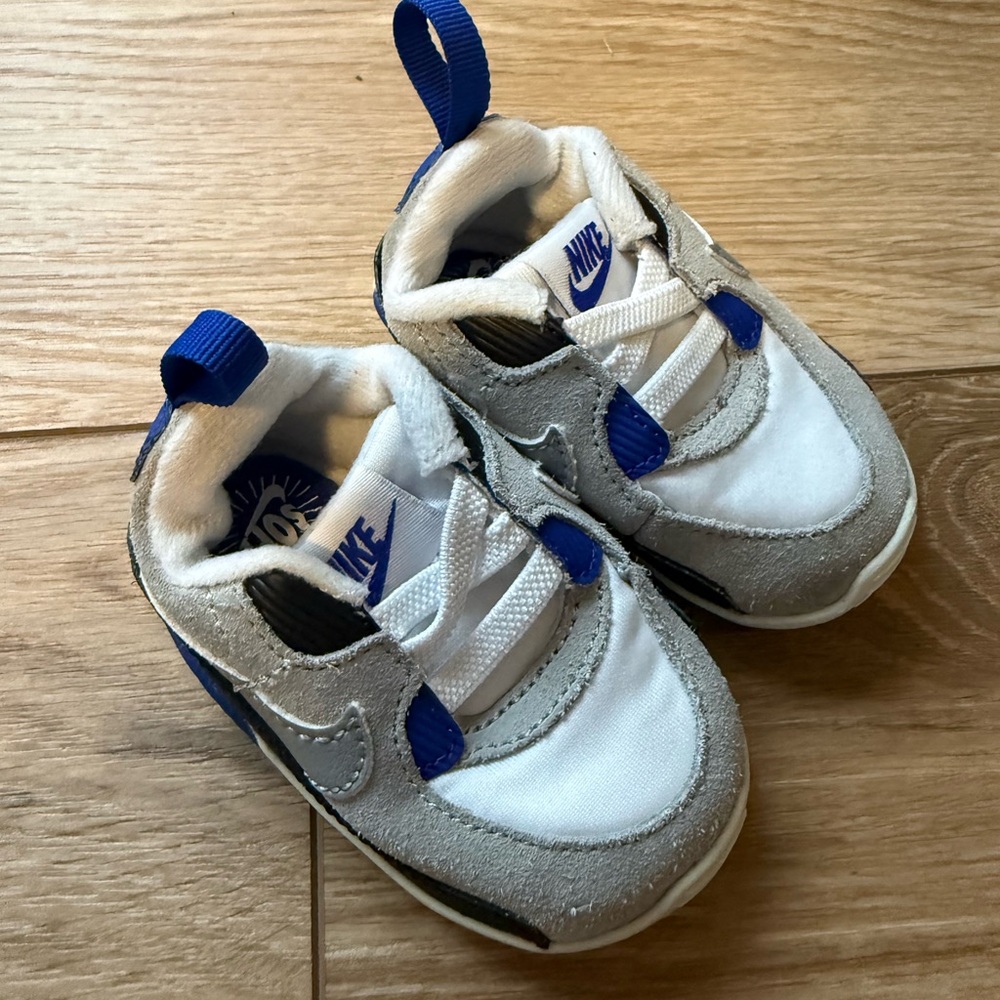Nike Kids White, Gray & Blue Trainer Sneakers